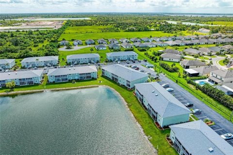 Copropriété à vendre à Punta Gorda, Floride: 2 chambres, 83.33 m2 № 1090705 - photo 5