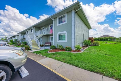 Copropriété à vendre à Punta Gorda, Floride: 2 chambres, 83.33 m2 № 1090705 - photo 2