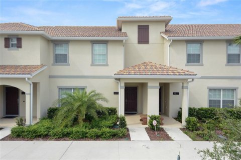 Townhouse in STOREY LAKE in Kissimmee, Florida 4 bedrooms, 177.81 sq.m. № 711034 - photo 1