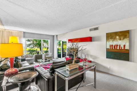 Condo in Delray Beach, Florida, 2 bedrooms  № 927635 - photo 15