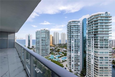 Condo in Sunny Isles Beach, Florida, 2 bedrooms  № 1206833 - photo 13