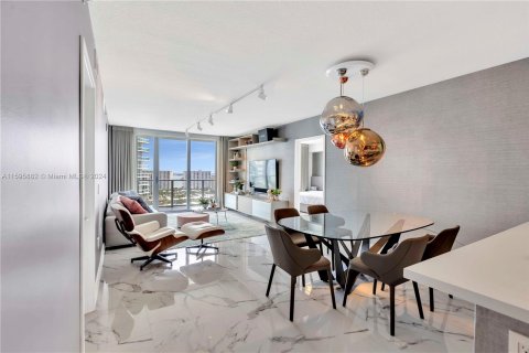 Copropriété à vendre à Sunny Isles Beach, Floride: 2 chambres, 141.58 m2 № 1206833 - photo 4