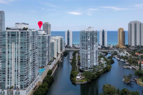 Copropriété à vendre à Sunny Isles Beach, Floride: 2 chambres, 141.58 m2 № 1206833 - photo 1