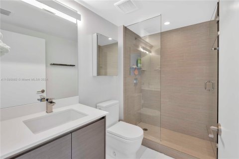 Condo in Sunny Isles Beach, Florida, 2 bedrooms  № 1206833 - photo 28