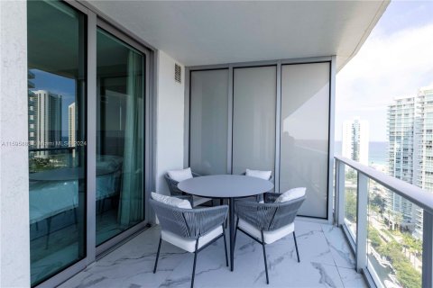 Condominio en venta en Sunny Isles Beach, Florida, 2 dormitorios, 141.58 m2 № 1206833 - foto 14