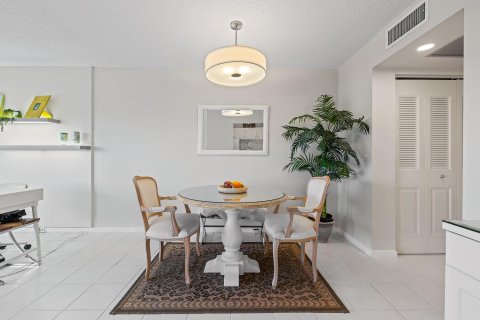 Condo in Deerfield Beach, Florida, 1 bedroom  № 1136528 - photo 22