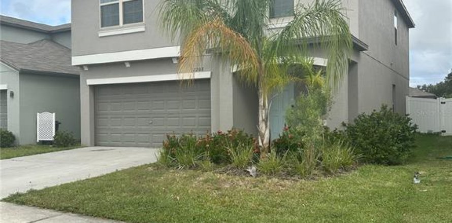 House in Tampa, Florida 5 bedrooms, 210.33 sq.m. № 1434606