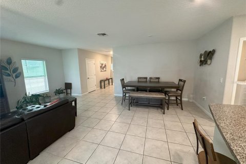 House in Tampa, Florida 5 bedrooms, 210.33 sq.m. № 1434606 - photo 13