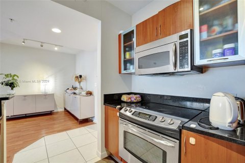 Condo in Aventura, Florida, 2 bedrooms  № 1411961 - photo 18