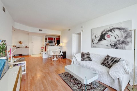 Condo in Aventura, Florida, 2 bedrooms  № 1411961 - photo 3