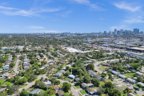 House in Fort Lauderdale, Florida 3 bedrooms № 1224477 - photo 12