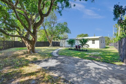 House in Fort Lauderdale, Florida 3 bedrooms № 1224477 - photo 10