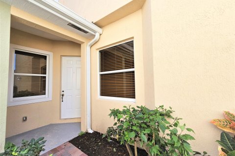 Townhouse in Vero Beach, Florida 4 bedrooms, 199.37 sq.m. № 1224537 - photo 14