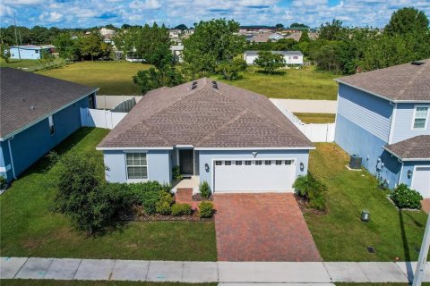 Villa ou maison à louer à Davenport, Floride: 3 chambres, 168.9 m2 № 1351097 - photo 2