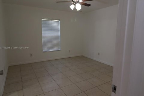 House in Lehigh Acres, Florida 3 bedrooms № 515643 - photo 19