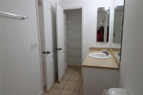 Casa en venta en Lehigh Acres, Florida, 3 dormitorios № 515643 - foto 28