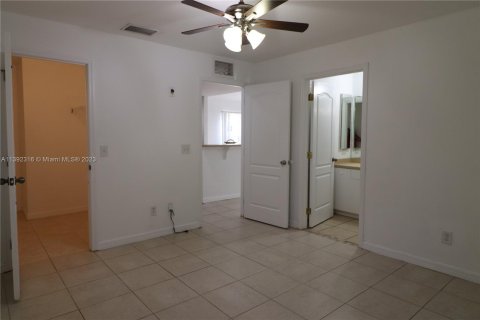 Casa en venta en Lehigh Acres, Florida, 3 dormitorios № 515643 - foto 18