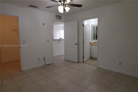 Villa ou maison à vendre à Lehigh Acres, Floride: 3 chambres № 515643 - photo 17