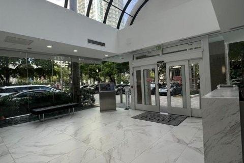 Propiedad comercial en venta en Miami, Florida № 443772 - foto 1