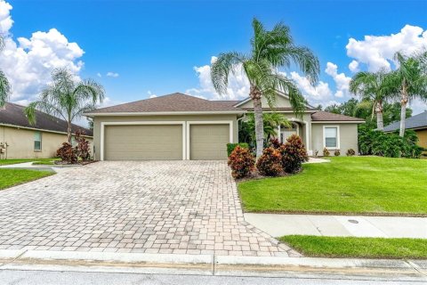 House in Lakeland, Florida 4 bedrooms, 221.76 sq.m. № 1390267 - photo 1