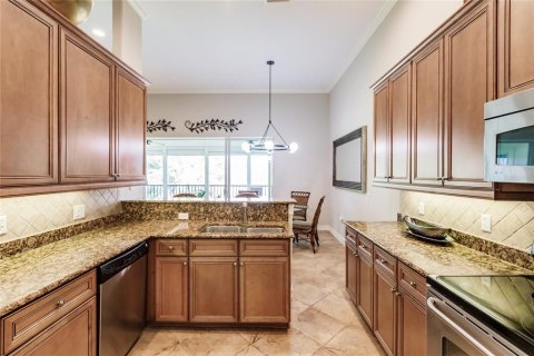 Condo in Fort Myers, Florida, 3 bedrooms  № 751524 - photo 9