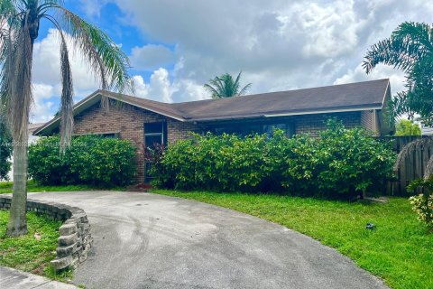 Villa ou maison à vendre à Sunrise, Floride: 4 chambres, 194.82 m2 № 1360784 - photo 3