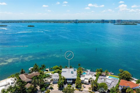 Casa en venta en Miami Beach, Florida, 5 dormitorios, 595.32 m2 № 1360734 - foto 25