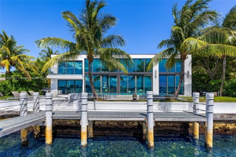 Casa en venta en Miami Beach, Florida, 5 dormitorios, 595.32 m2 № 1360734 - foto 23