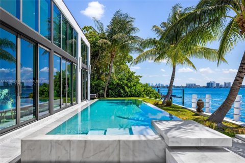 Casa en venta en Miami Beach, Florida, 5 dormitorios, 595.32 m2 № 1360734 - foto 20