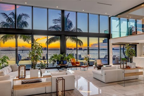 Casa en venta en Miami Beach, Florida, 5 dormitorios, 595.32 m2 № 1360734 - foto 3