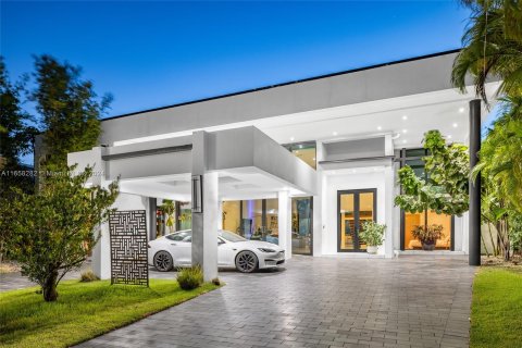 Villa ou maison à vendre à Miami Beach, Floride: 5 chambres, 595.32 m2 № 1360734 - photo 2