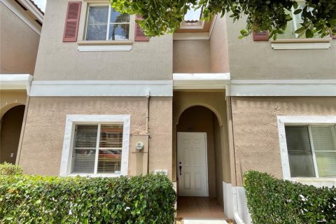 Townhouse in Tamarac, Florida 3 bedrooms, 141.95 sq.m. № 1221250 - photo 23