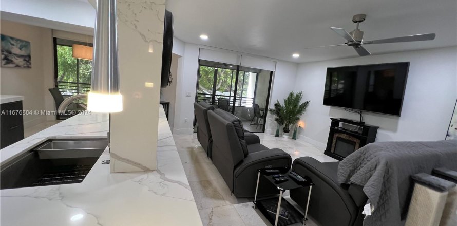 Condominio en Hollywood, Florida, 2 dormitorios  № 1403063