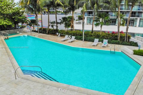 Condominio en venta en Miami, Florida, 1 dormitorio, 82.03 m2 № 1081320 - foto 12