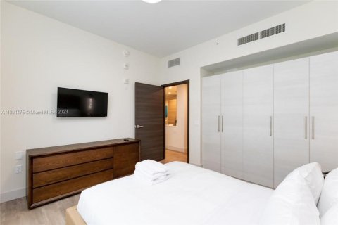 Hotel en venta en Hollywood, Florida, 1 dormitorio, 56.48 m2 № 524506 - foto 16