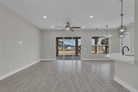 Casa en venta en Lehigh Acres, Florida, 3 dormitorios, 162.58 m2 № 1152652 - foto 2