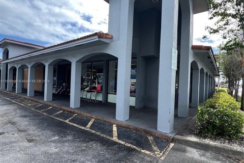 Propiedad comercial en venta en Hollywood, Florida № 1427407 - foto 26