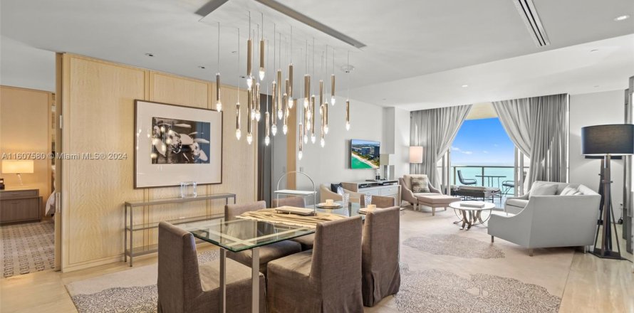 Condominio en Bal Harbour, Florida, 1 dormitorio  № 1229039