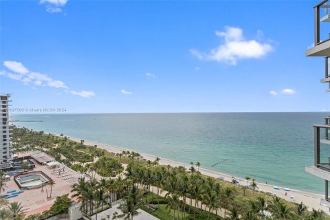 Condominio en venta en Bal Harbour, Florida, 1 dormitorio, 117.15 m2 № 1229039 - foto 3