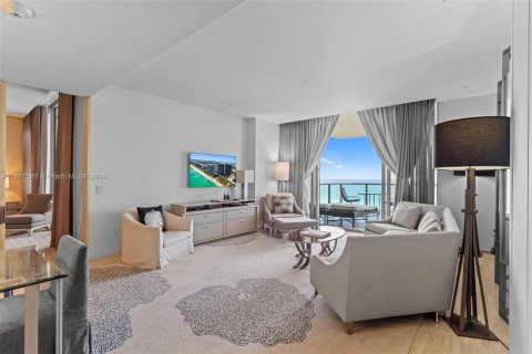 Condominio en venta en Bal Harbour, Florida, 1 dormitorio, 117.15 m2 № 1229039 - foto 26