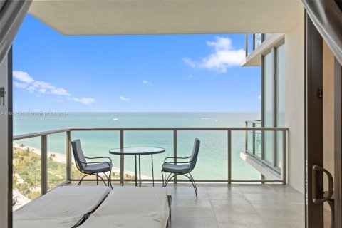 Condominio en venta en Bal Harbour, Florida, 1 dormitorio, 117.15 m2 № 1229039 - foto 30