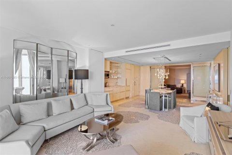 Condominio en venta en Bal Harbour, Florida, 1 dormitorio, 117.15 m2 № 1229039 - foto 18