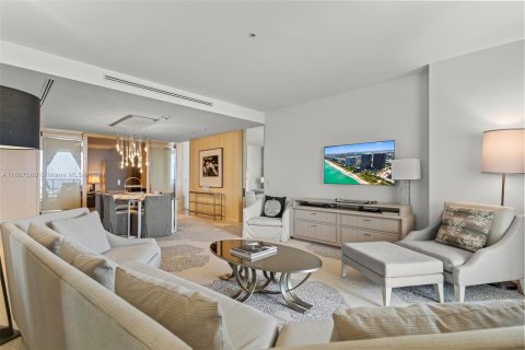 Condominio en venta en Bal Harbour, Florida, 1 dormitorio, 117.15 m2 № 1229039 - foto 24