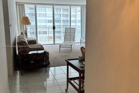 Condo in Aventura, Florida, 1 bedroom  № 1427443 - photo 8