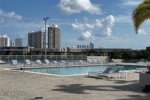 Condo in Aventura, Florida, 1 bedroom  № 1427443 - photo 16