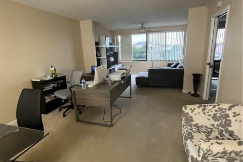 Copropriété à vendre à Fort Lauderdale, Floride: 2 chambres, 113.99 m2 № 1162963 - photo 15