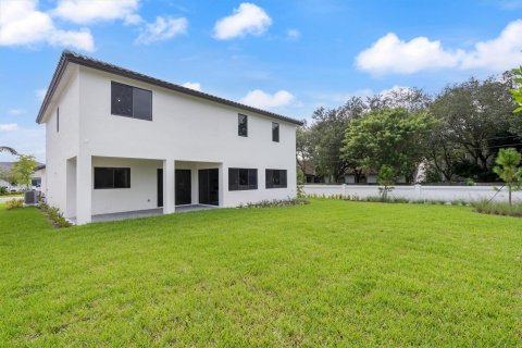 House in Cooper City, Florida 5 bedrooms, 386.94 sq.m. № 1163009 - photo 2