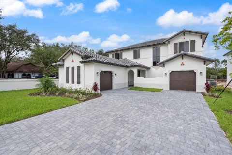 House in Cooper City, Florida 5 bedrooms, 386.94 sq.m. № 1163009 - photo 30