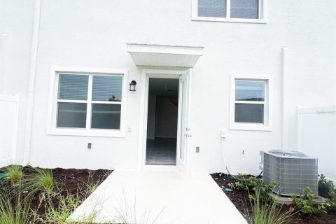 Townhouse in Davenport, Florida 3 bedrooms, 173.17 sq.m. № 1357429 - photo 10