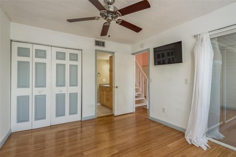 Condo in Saint Petersburg, Florida, 1 bedroom  № 1357463 - photo 17